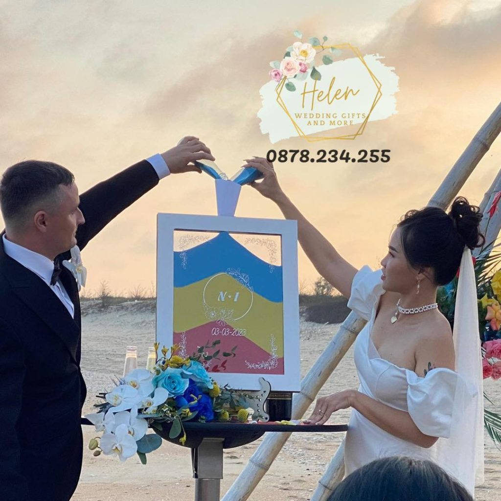 Trang trí tiệc cưới bằng tranh rót cát: Câu chuyện vô tận về tình yêu của bạn