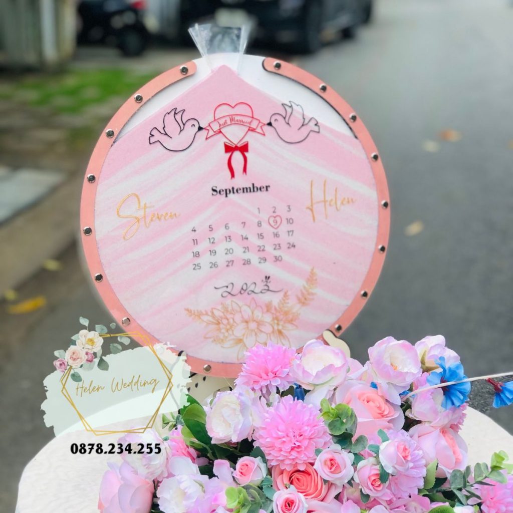 5. Tham Khảo Nhiều Ý Tưởng Trang Trí Đám Cưới Với Tranh Rót Cát
