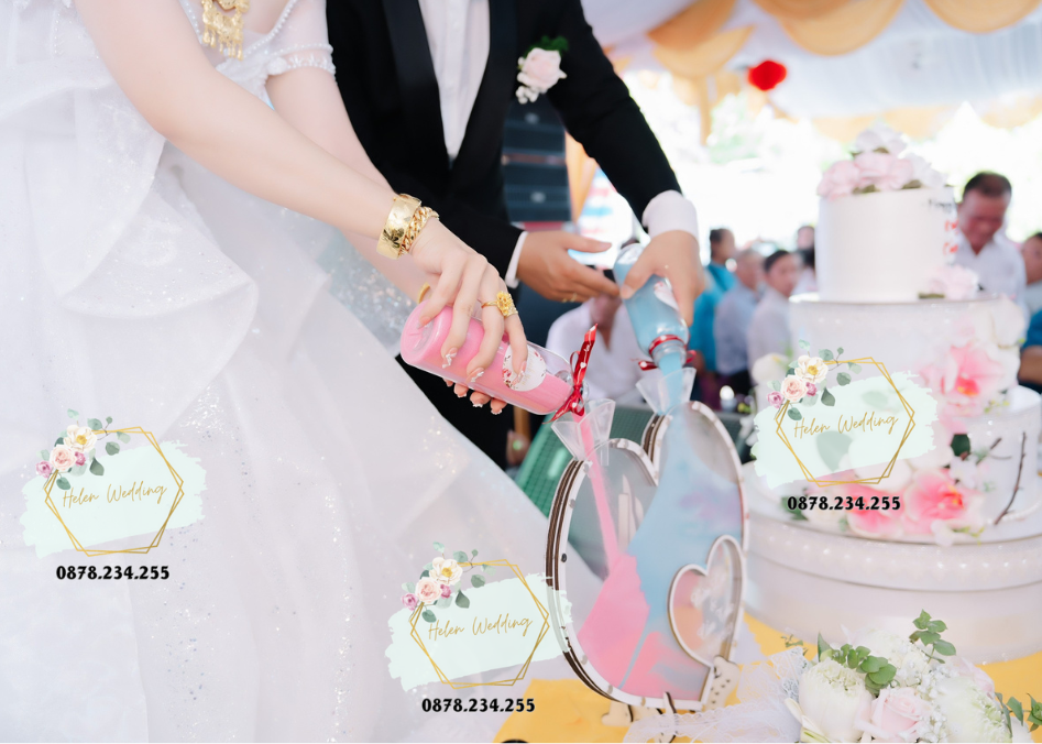 Vì sao nên lựa chọn tranh rót cát cho đám cưới của bạn?