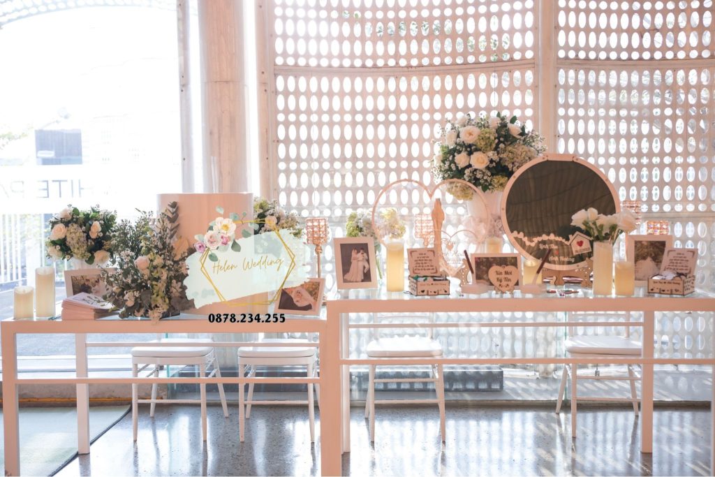 Bàn Gallery