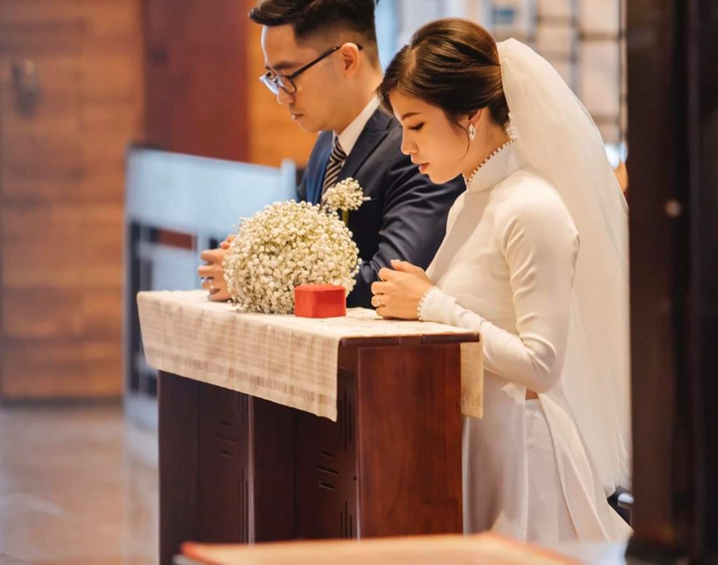 2.3 Trang phục lễ cưới Công giáo